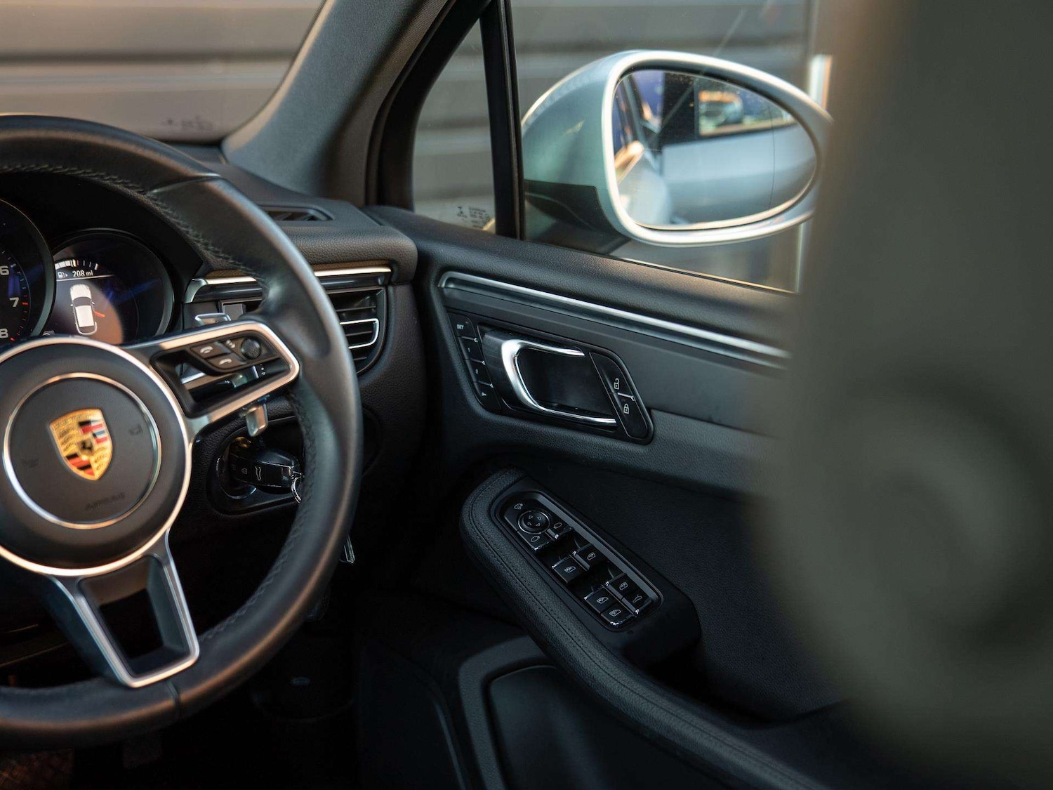 Used Porsche Macan 2021 for sale - 77282003: Photo 21