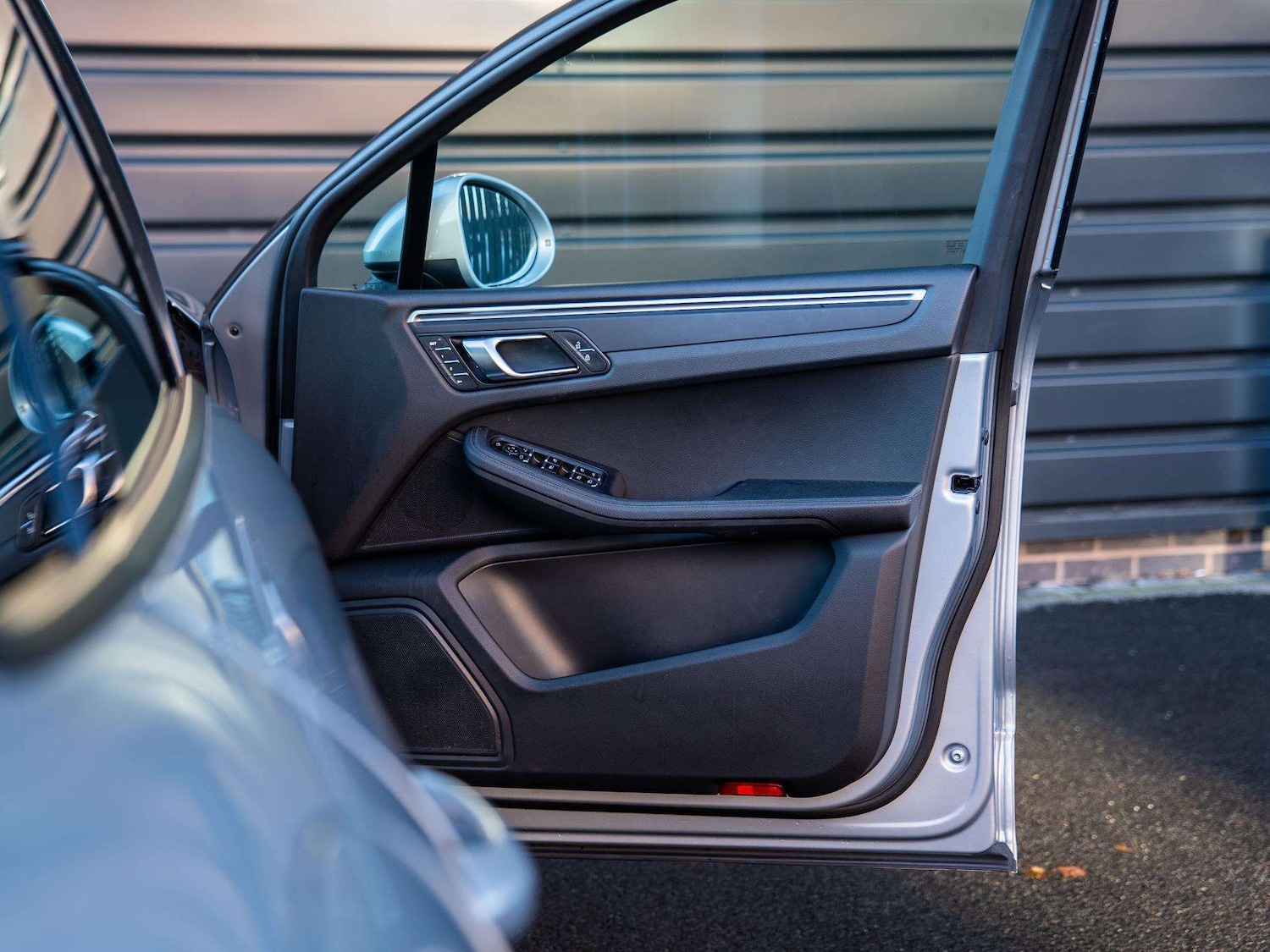 Used Porsche Macan 2021 for sale - 77282003: Photo 32