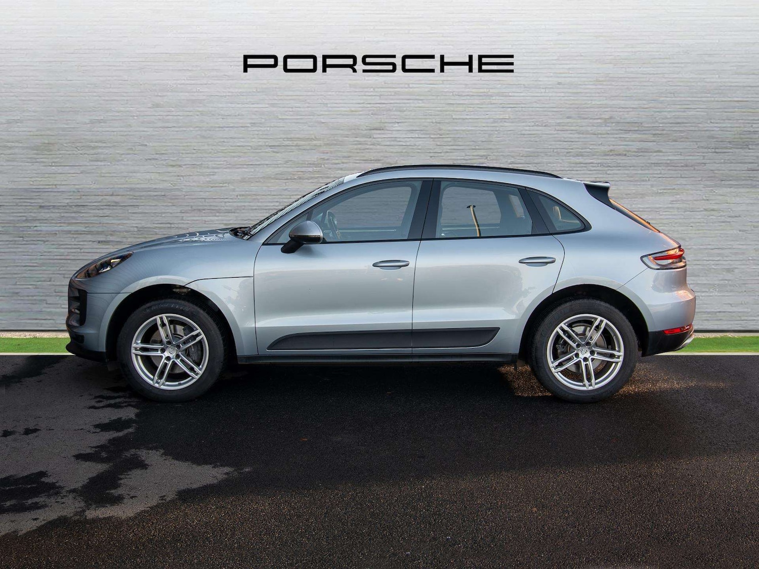 Used Porsche Macan 2021 for sale - 77282003: Photo 4