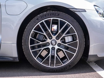 Used Porsche Taycan 2022 for sale - 75329331: Photo
