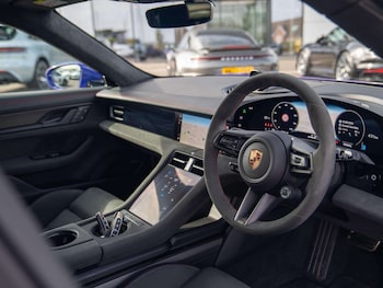 Used Porsche Taycan 2025 for sale - 79466999: Photo