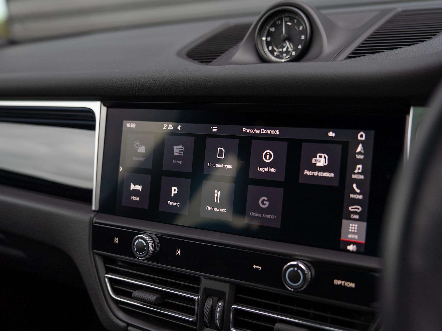 Used Porsche Macan 2022 for sale - 76475879: Photo 14