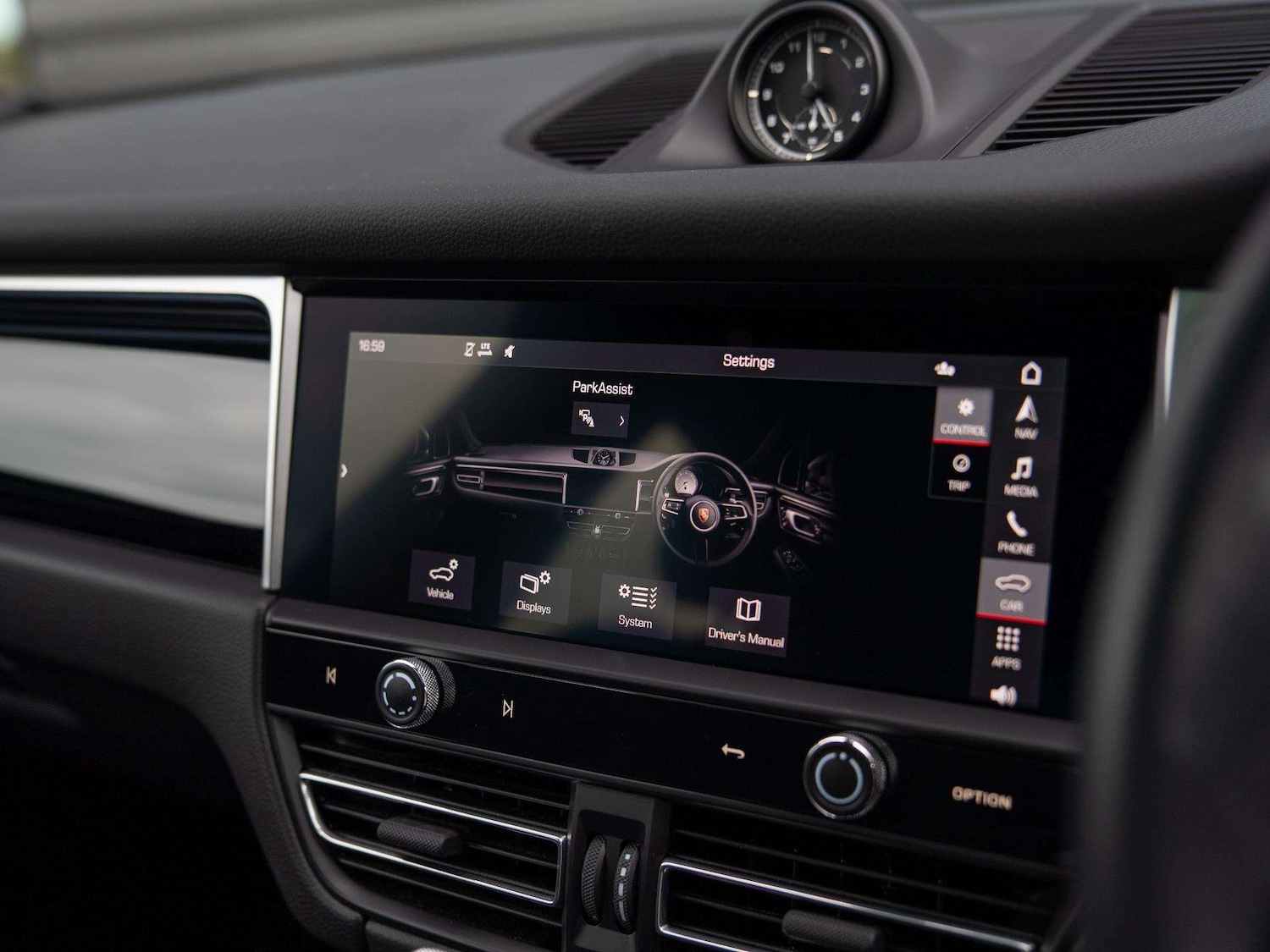 Used Porsche Macan 2022 for sale - 76475879: Photo 16