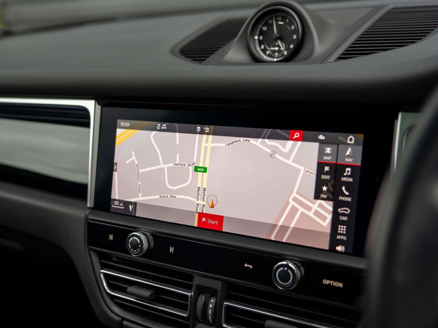 Used Porsche Macan 2022 for sale - 76475879: Photo 17