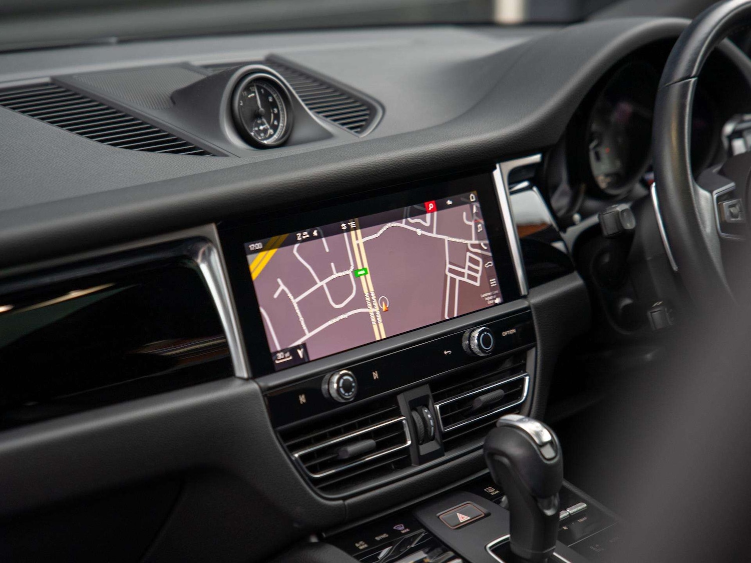 Used Porsche Macan 2022 for sale - 76475879: Photo 18