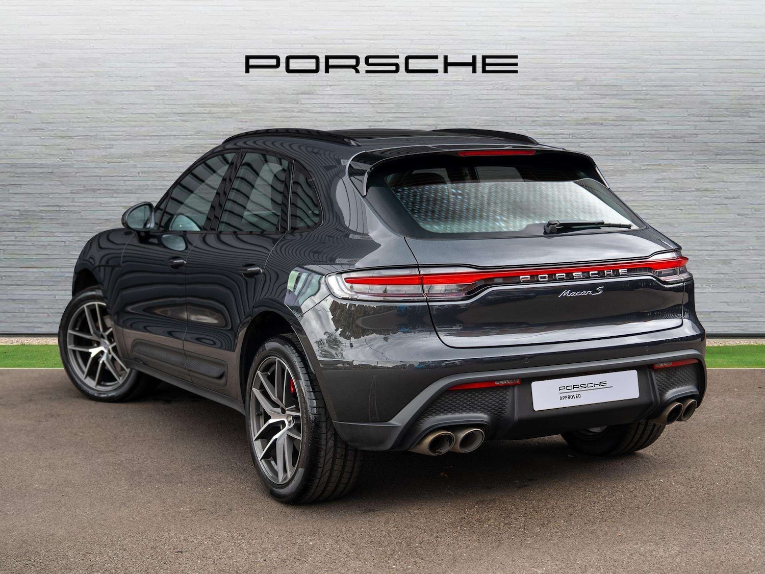 Used Porsche Macan 2022 for sale - 76475879: Photo 2