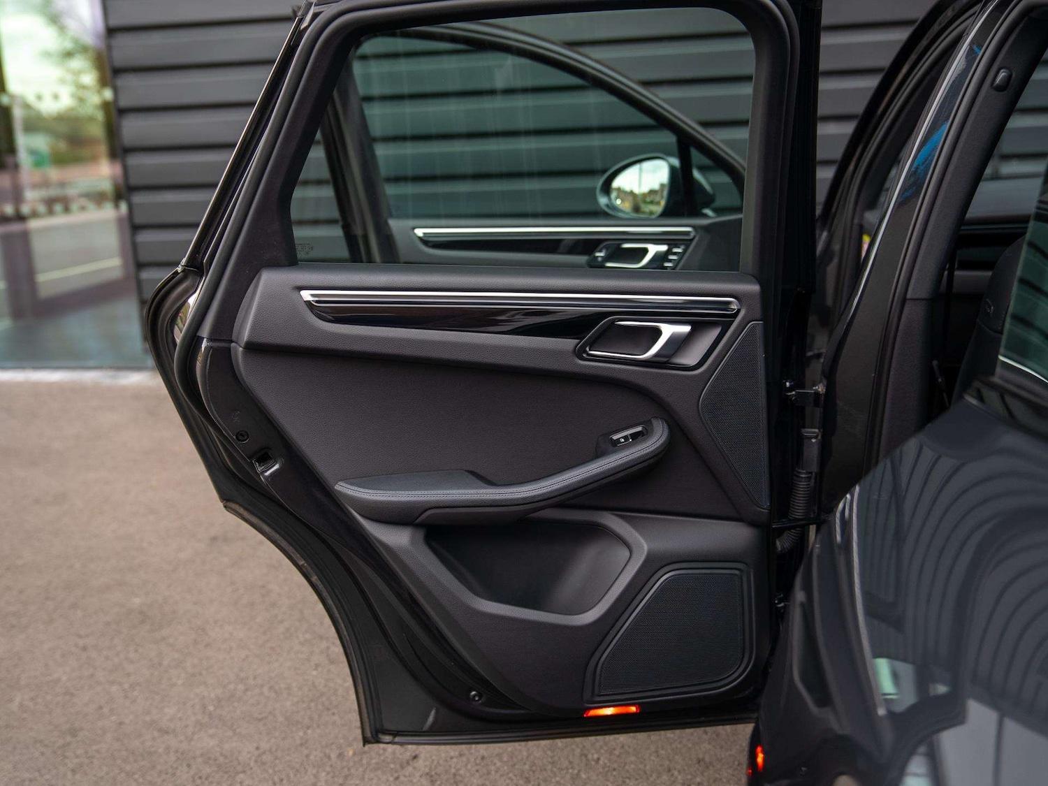 Used Porsche Macan 2022 for sale - 76475879: Photo 29