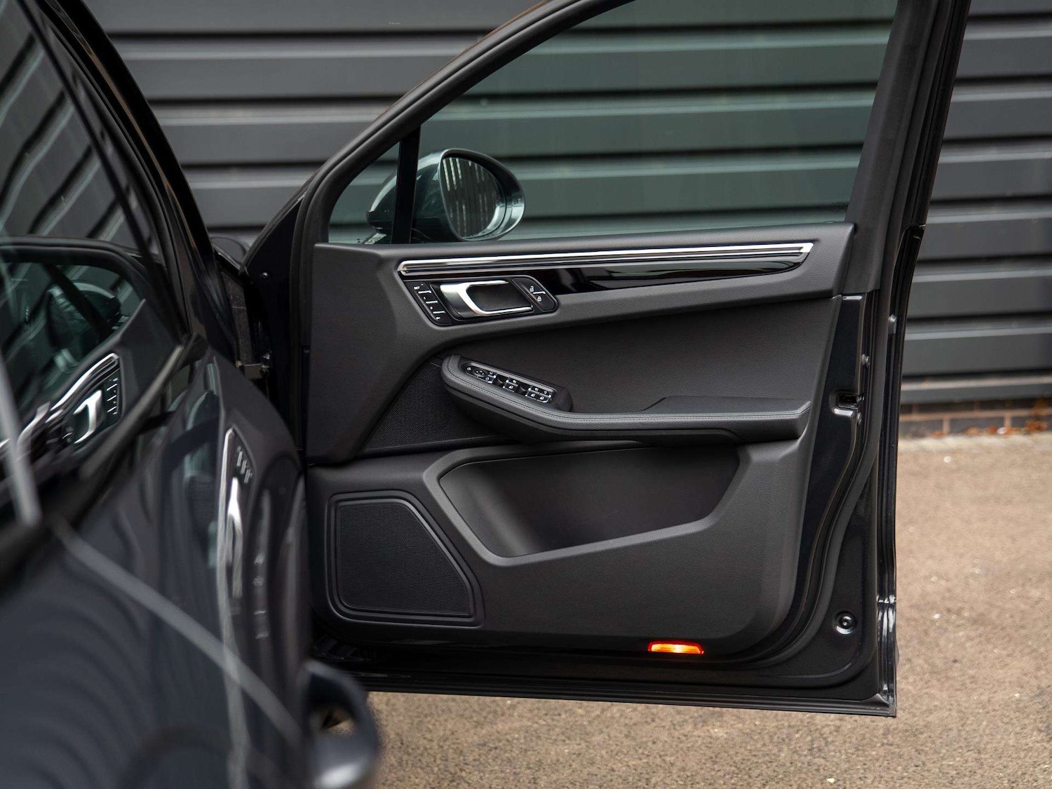 Used Porsche Macan 2022 for sale - 76475879: Photo 30