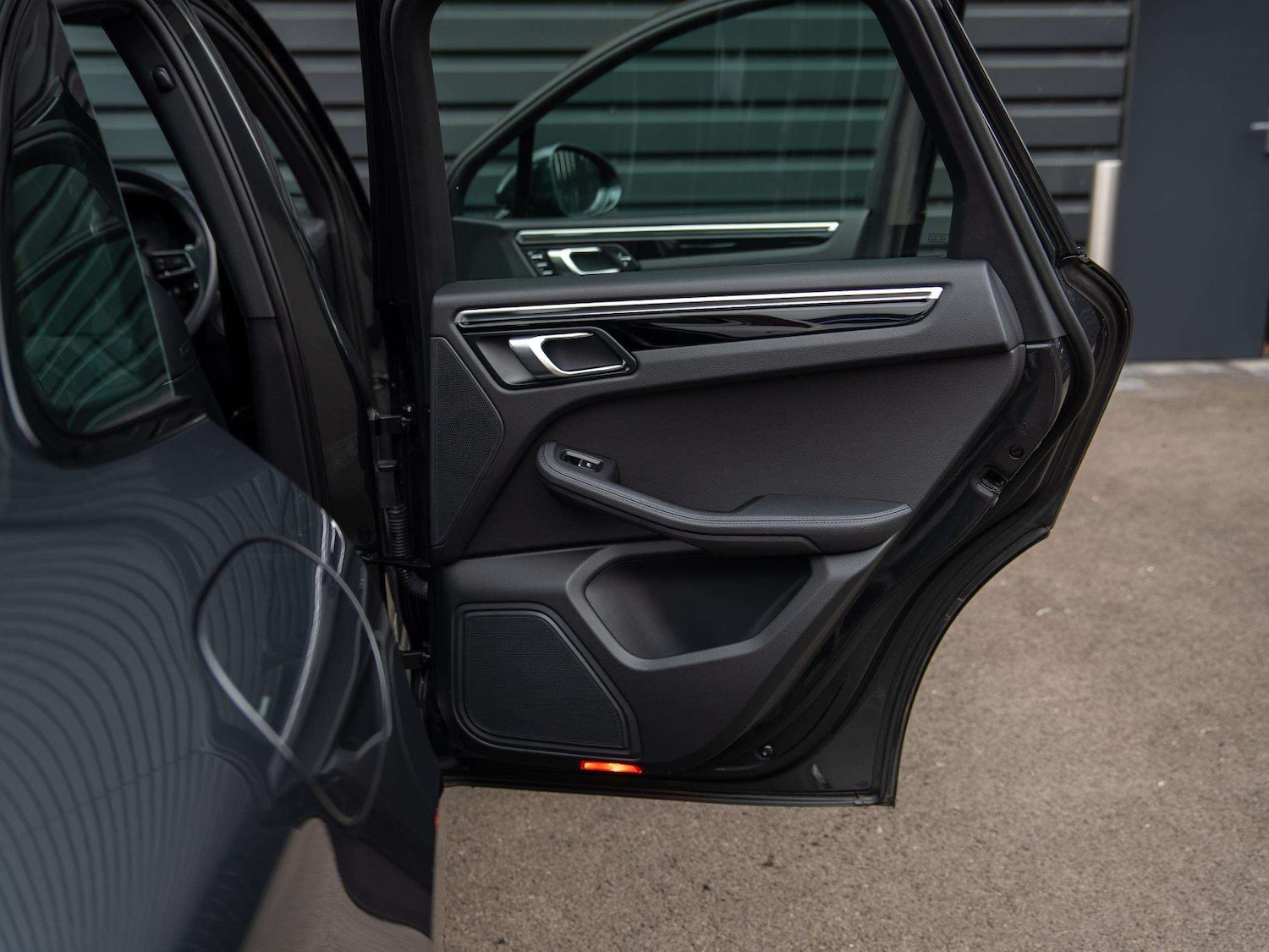 Used Porsche Macan 2022 for sale - 76475879: Photo 32