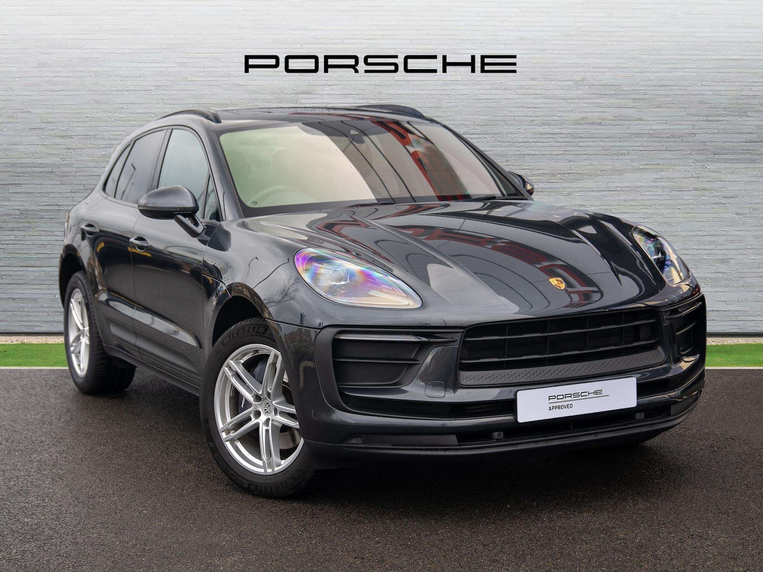 Used Porsche Macan 2024 for sale - 76978854: Photo 1