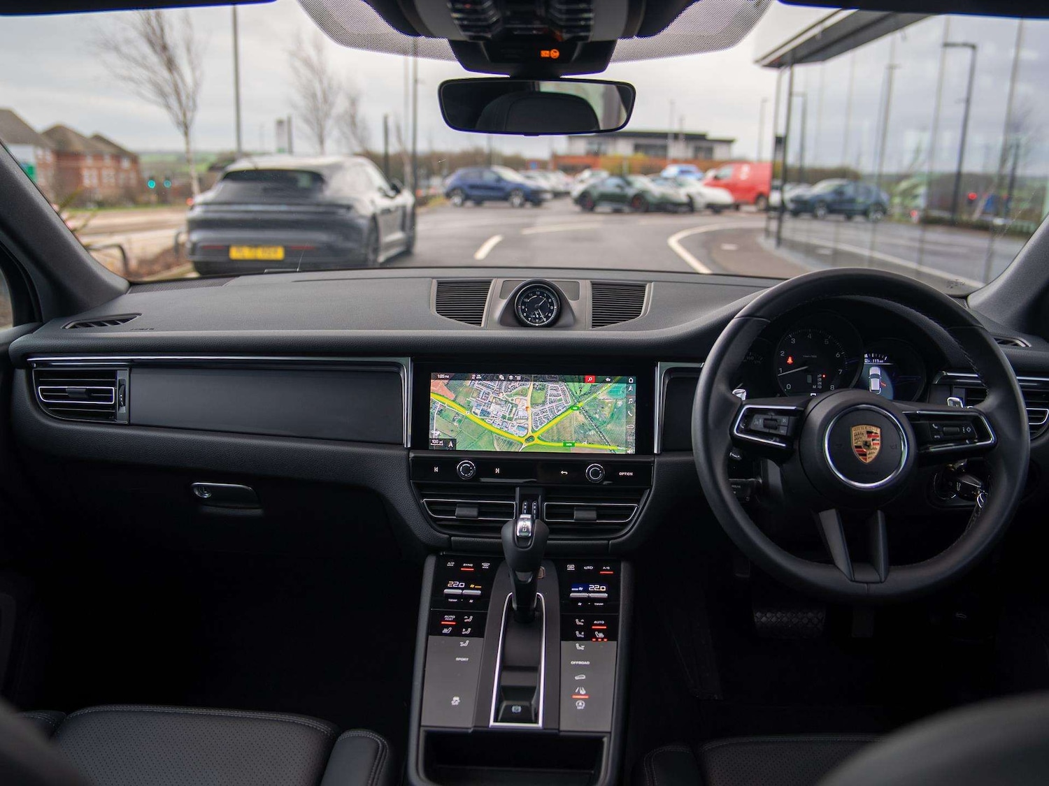 Used Porsche Macan 2024 for sale - 76978854: Photo 3