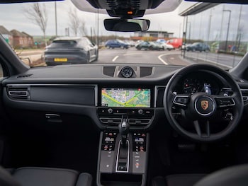 Used Porsche Macan 2024 for sale - 76978854: Photo