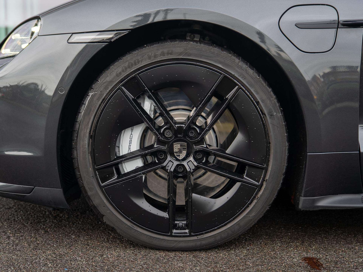 Used Porsche Taycan for sale - 76978888: Photo 4