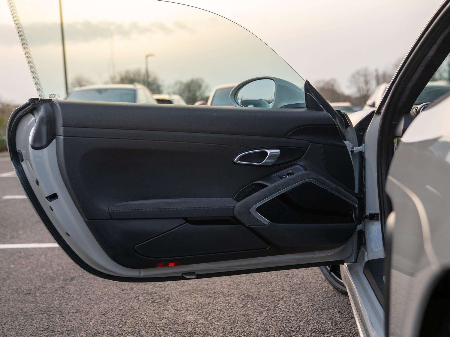 Used Porsche Cayman 2019 for sale - 77810979: Photo 32