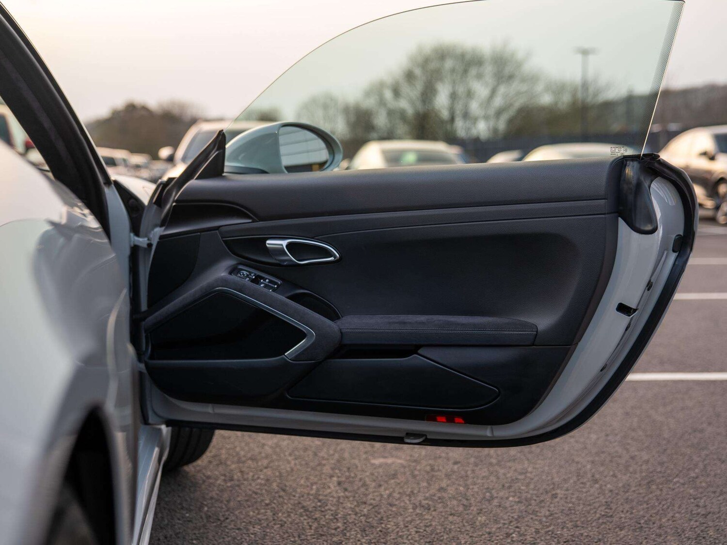 Used Porsche Cayman 2019 for sale - 77810979: Photo 33