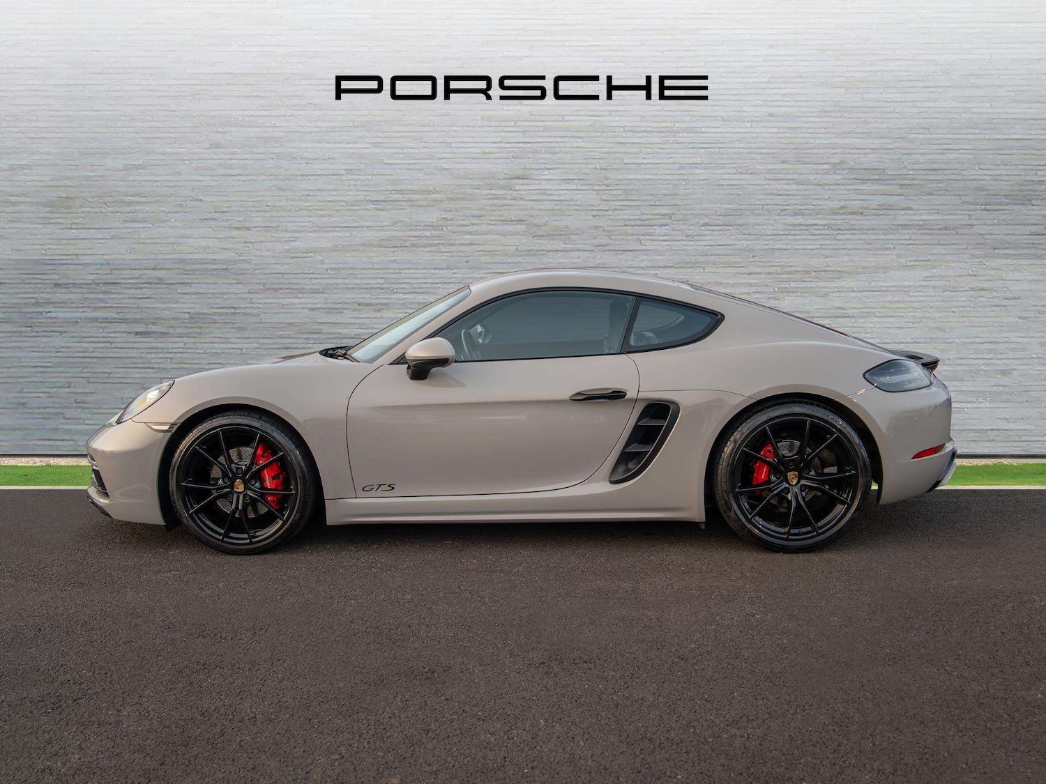 Used Porsche Cayman 2019 for sale - 77810979: Photo 5