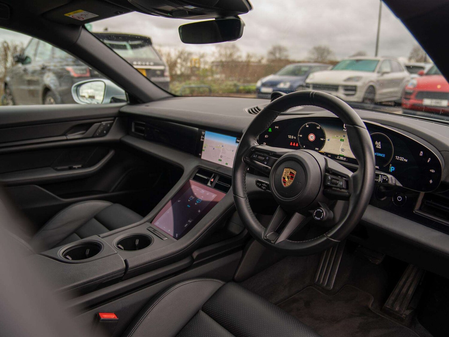 Used Porsche Taycan 2023 for sale - 77414544: Photo 10