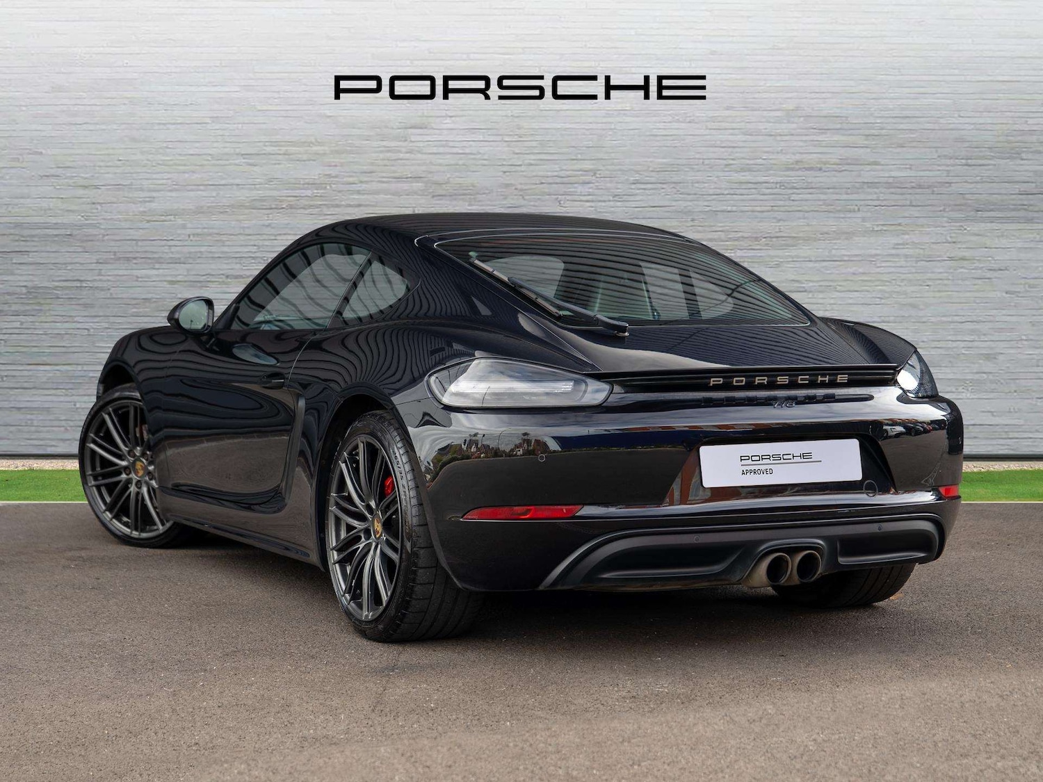 Used Porsche Cayman 2019 for sale - 76435711: Photo 2