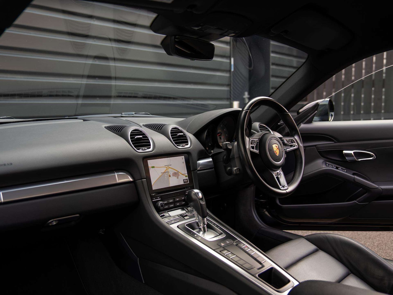 Used Porsche Cayman 2019 for sale - 76435711: Photo 3