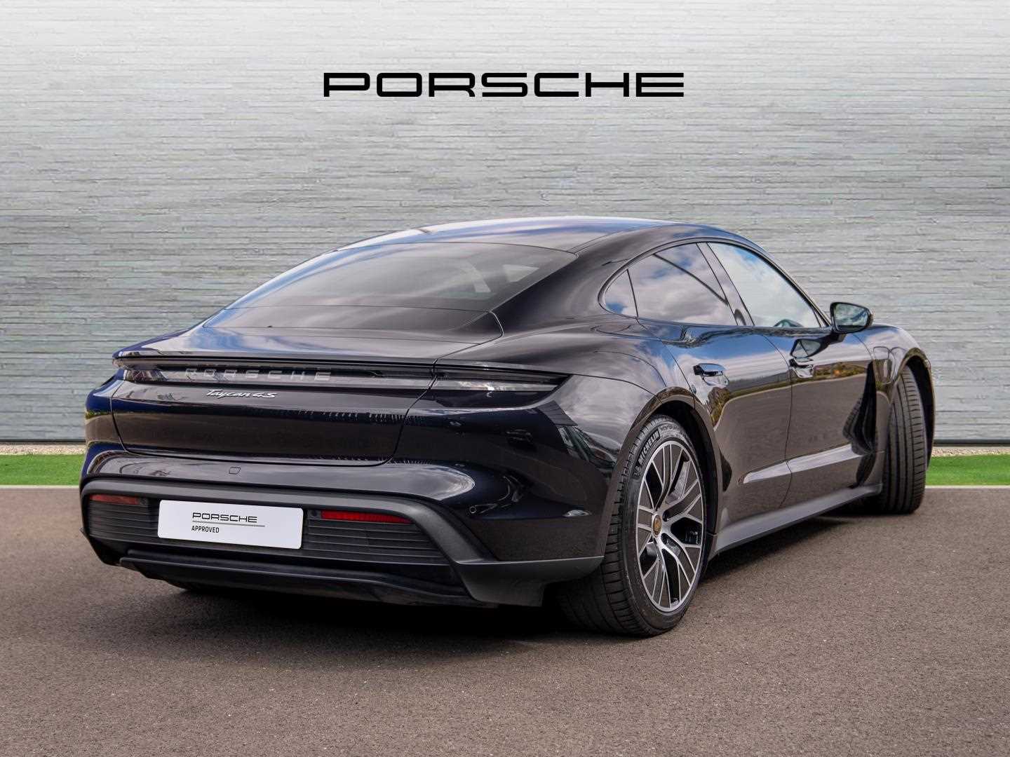 Used Porsche Taycan 2022 for sale - 75742195: Photo