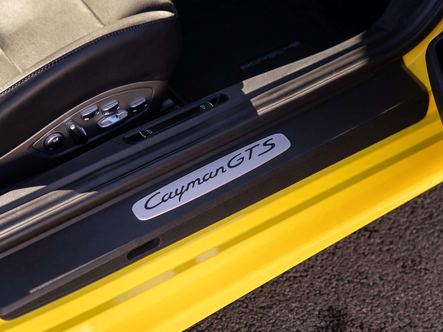 Used Porsche Cayman 2025 for sale - 78024003: Photo 32