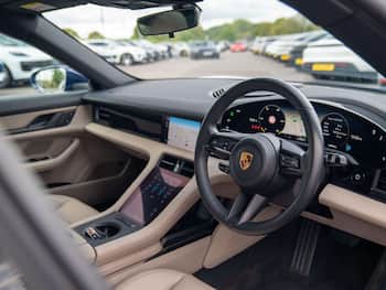 Used Porsche Taycan 2022 for sale - 79811221: Photo