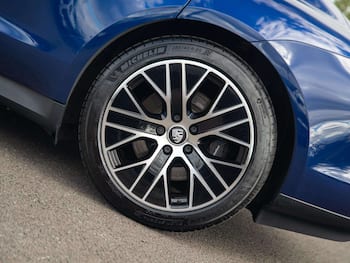 Used Porsche Taycan 2022 for sale - 79811221: Photo
