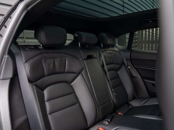 Used Porsche Taycan 2022 for sale - 76230327: Photo 11