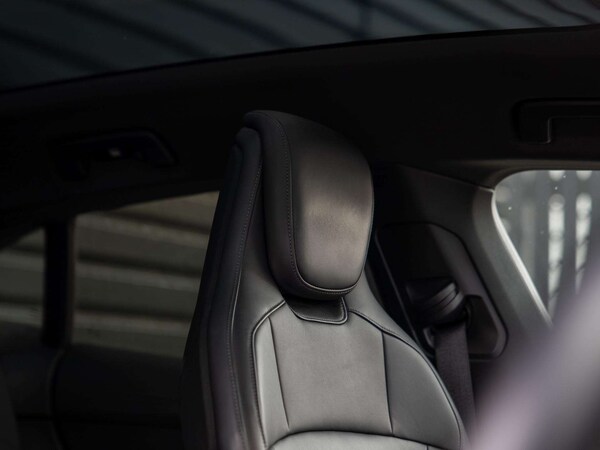 Used Porsche Taycan 2022 for sale - 76230327: Photo 12