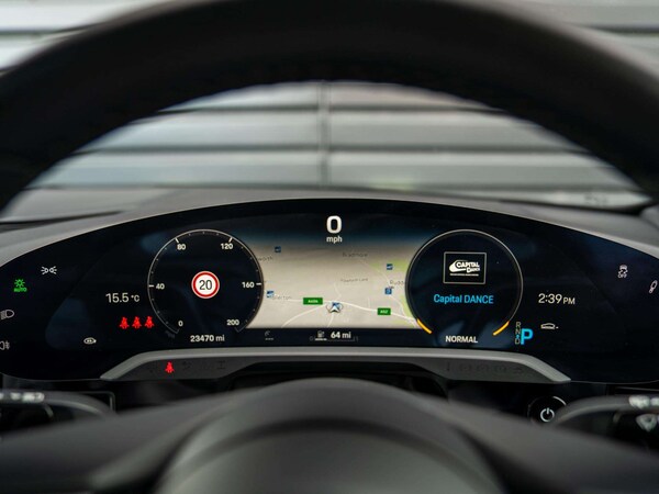 Used Porsche Taycan 2022 for sale - 76230327: Photo 23