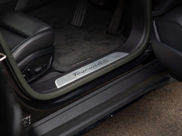 Used Porsche Taycan 2022 for sale - 76230327: Photo 29