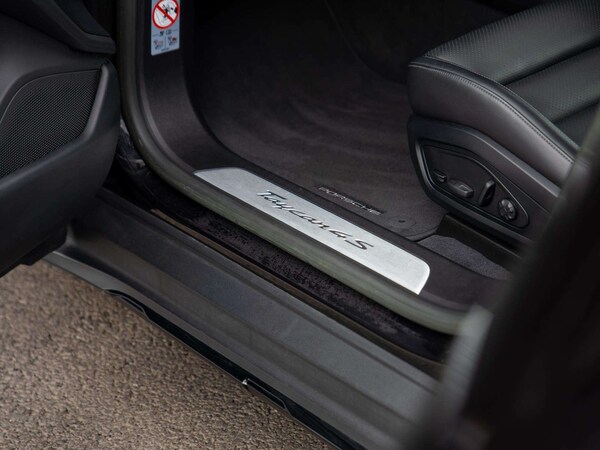 Used Porsche Taycan 2022 for sale - 76230327: Photo 30