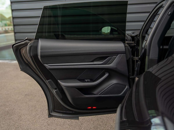 Used Porsche Taycan 2022 for sale - 76230327: Photo 32