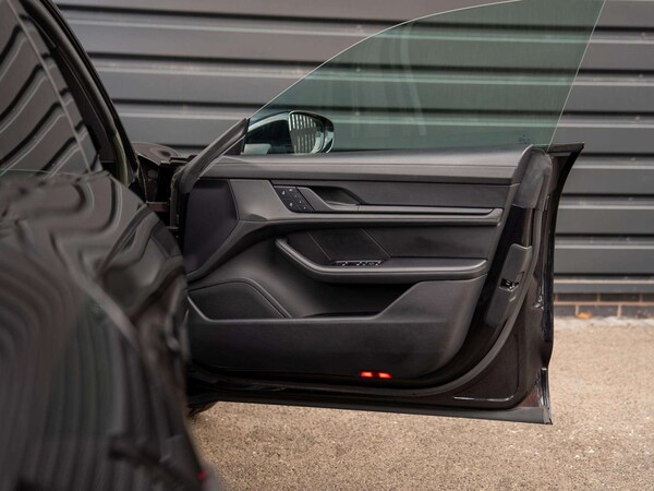 Used Porsche Taycan 2022 for sale - 76230327: Photo 33