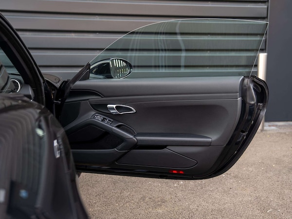 Used Porsche Cayman 2019 for sale - 76230376: Photo 30