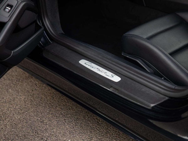 Used Porsche Cayman 2019 for sale - 76230376: Photo 31