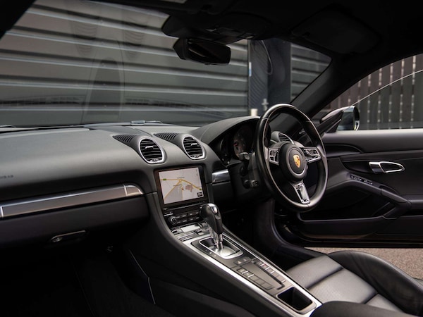 Used Porsche Cayman 2019 for sale - 76230376: Photo 3