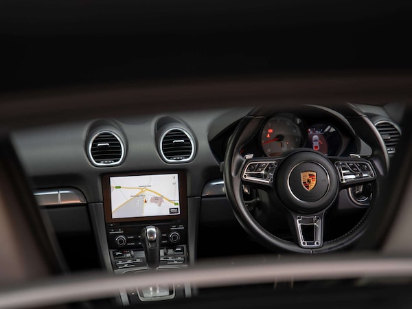Used Porsche Cayman 2019 for sale - 76230376: Photo 8