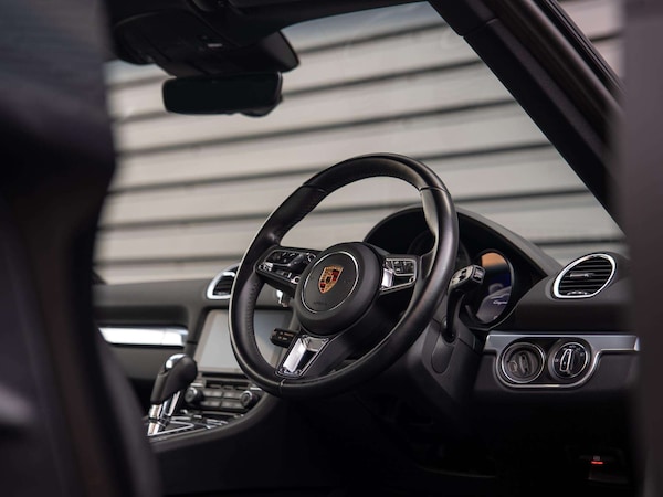 Used Porsche Cayman 2019 for sale - 76230376: Photo 9