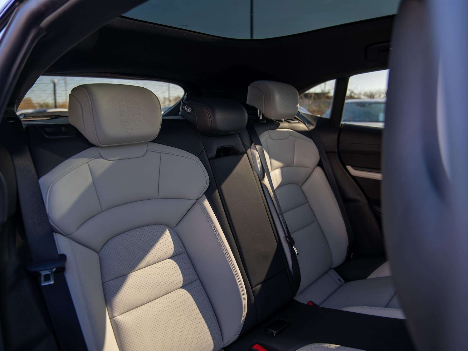 Used Porsche Taycan 2022 for sale - 77811088: Photo 11