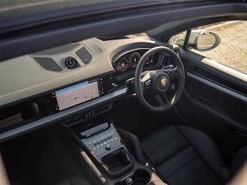 Used Porsche Cayenne 2025 for sale - 75217492: Photo
