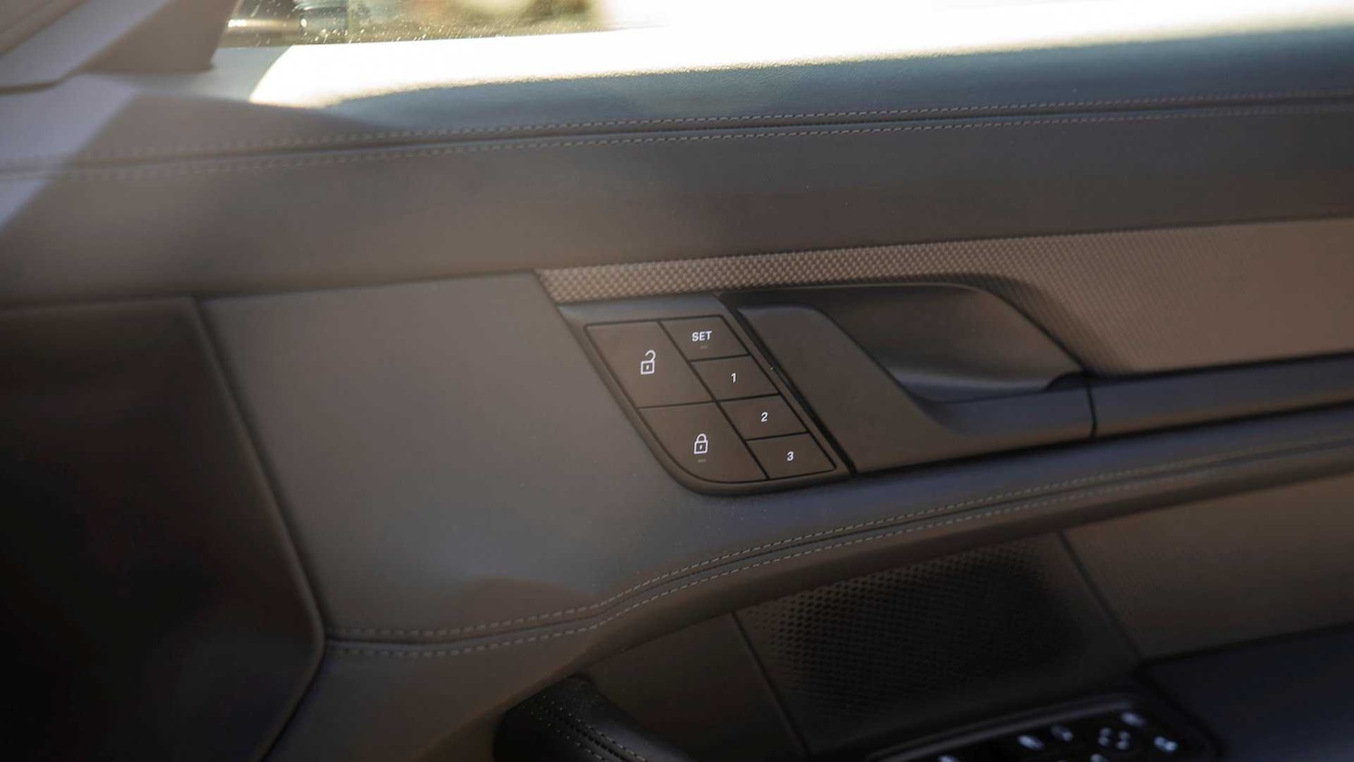 Used Porsche Taycan 2022 for sale - 76411304: Photo 26