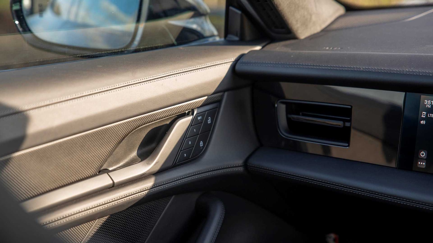 Used Porsche Taycan 2022 for sale - 76411304: Photo 28