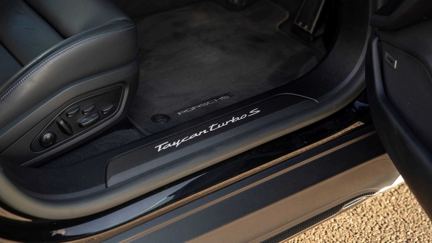 Used Porsche Taycan 2022 for sale - 76411304: Photo 32