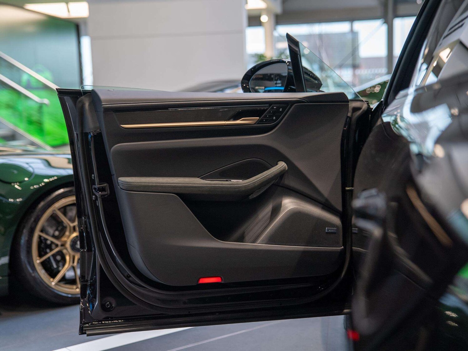 Used Porsche Macan 2026 for sale - 77527136: Photo 17