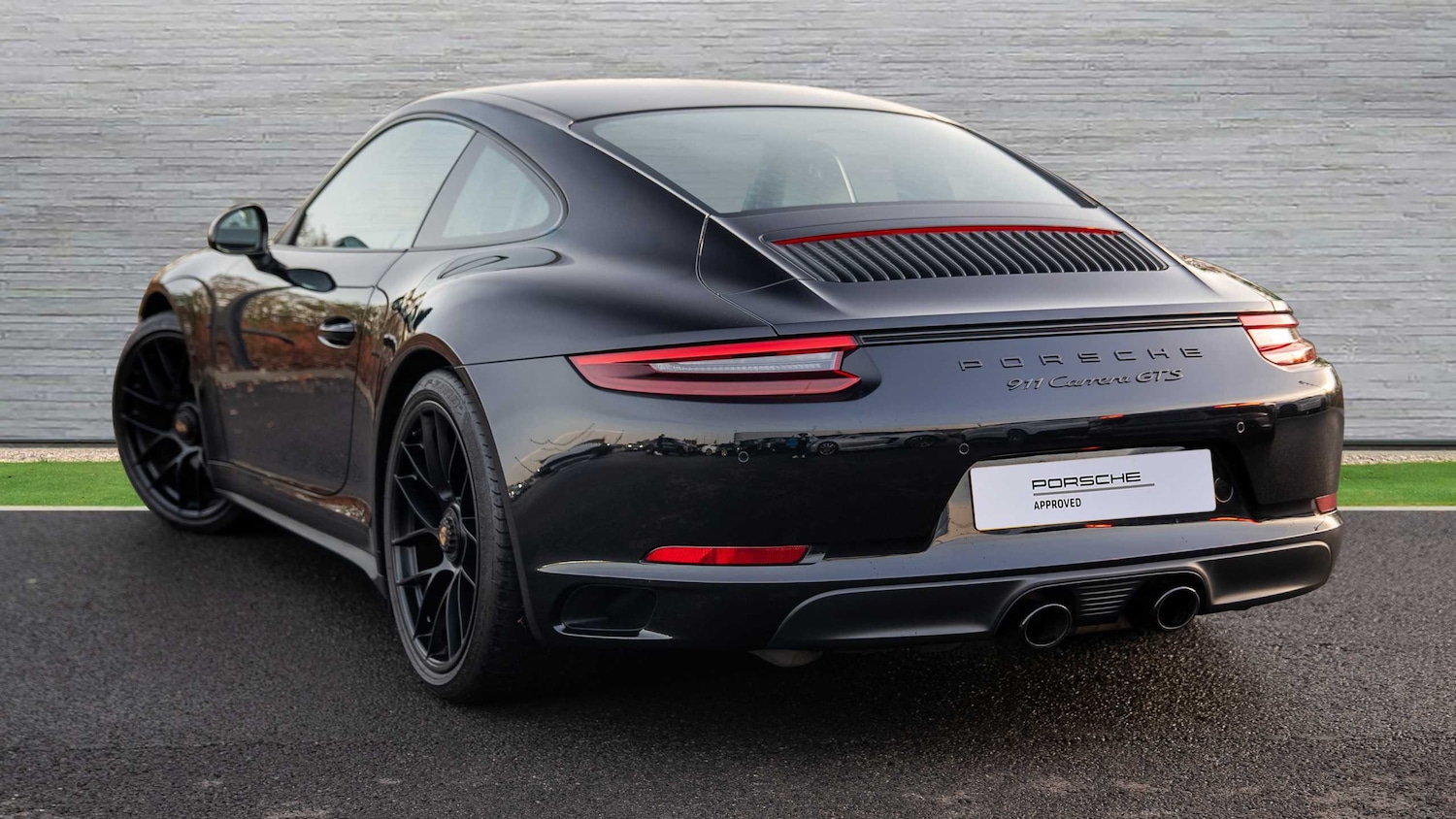 Used Porsche 911 2017 for sale - 76661921: Photo 2