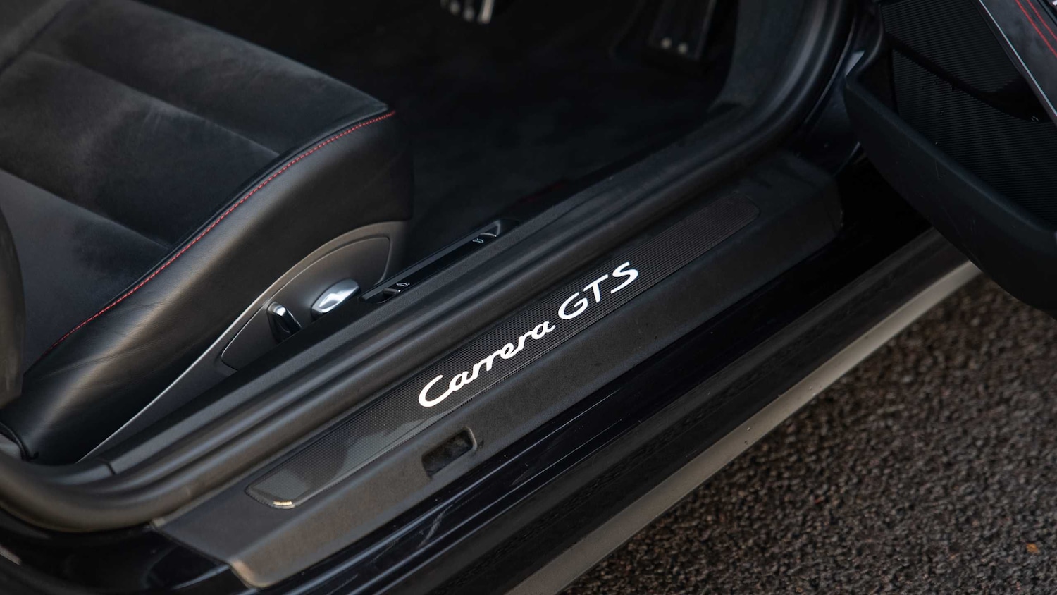 Used Porsche 911 2017 for sale - 76661921: Photo 30