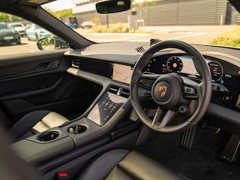 Used Porsche Taycan 2025 for sale - 79027785: Photo