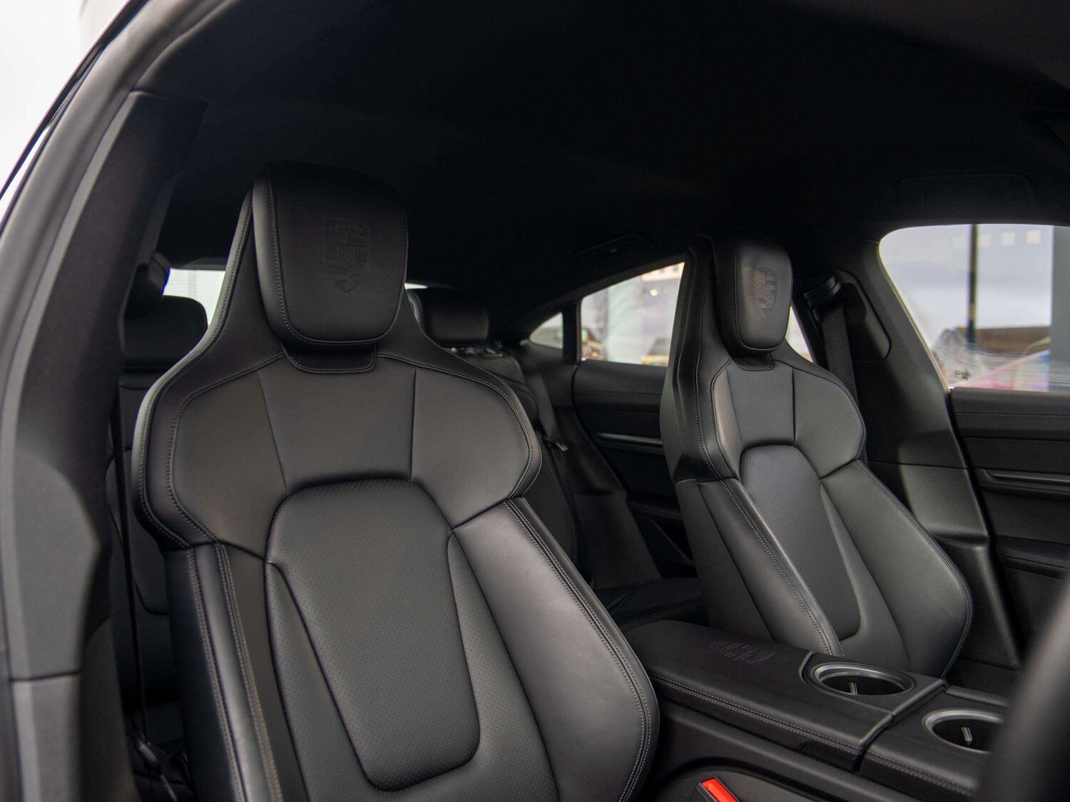 Used Porsche Taycan 2024 for sale - 77232918: Photo 10