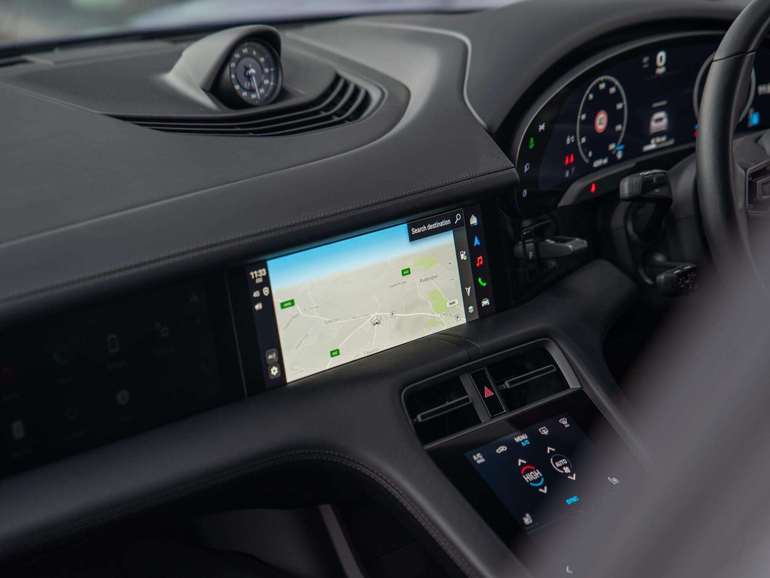 Used Porsche Taycan 2024 for sale - 77232918: Photo 18